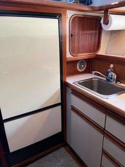 Carver 3207-AFT-CABIN image