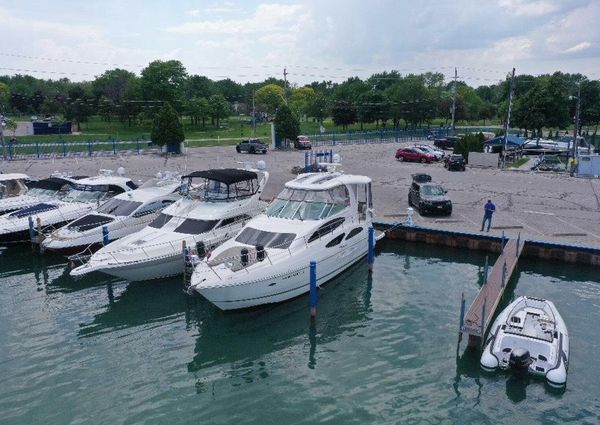 Cruisers Yachts 455 Express Motor Yacht image