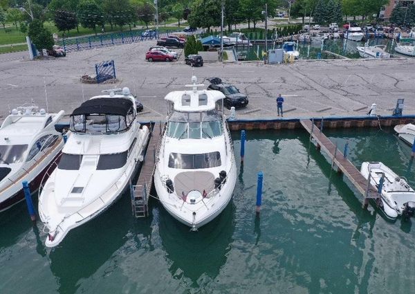 Cruisers Yachts 455 Express Motor Yacht image