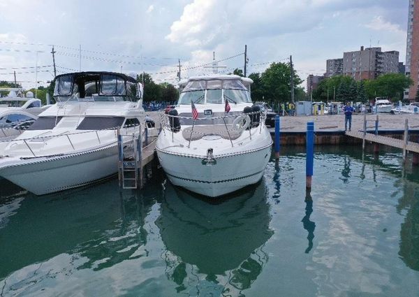 Cruisers Yachts 455 Express Motor Yacht image