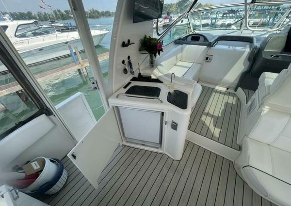 Cruisers Yachts 455 Express Motor Yacht image