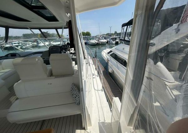 Cruisers Yachts 455 Express Motor Yacht image