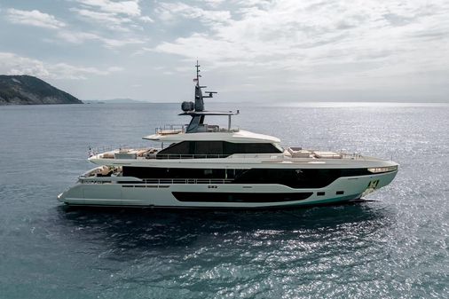 Azimut Grande 36M image