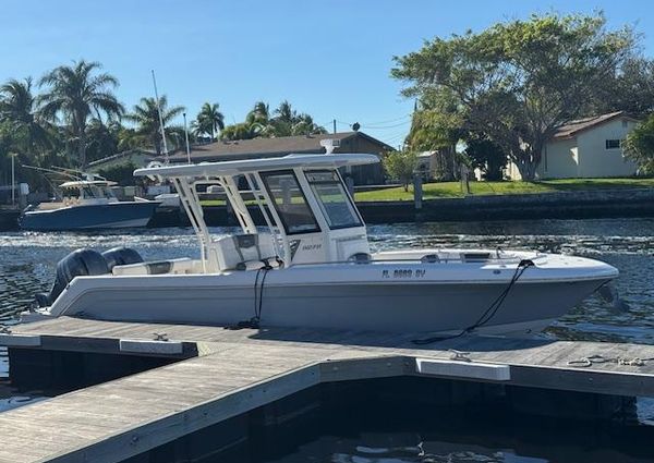 Robalo R272-CENTER-CONSOLE image