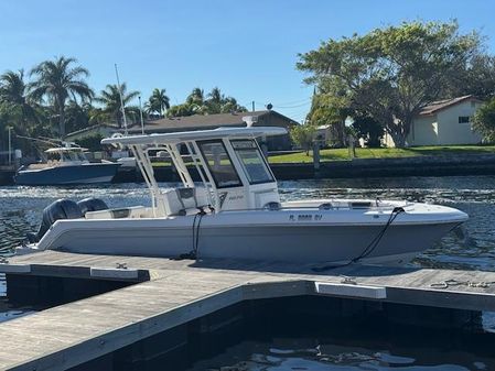 Robalo R272-CENTER-CONSOLE image