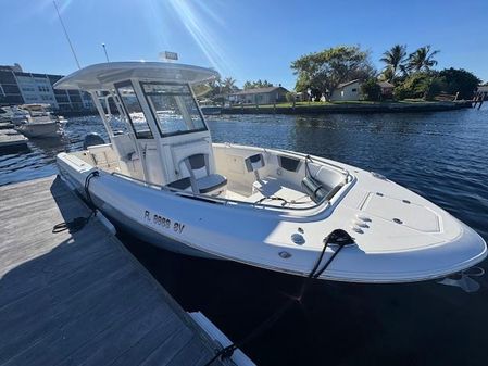 Robalo R272-CENTER-CONSOLE image