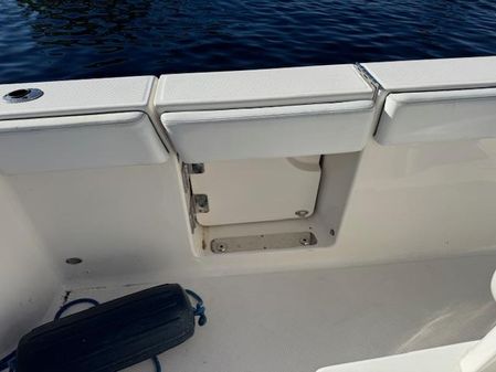 Robalo R272-CENTER-CONSOLE image