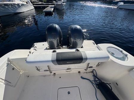 Robalo R272-CENTER-CONSOLE image