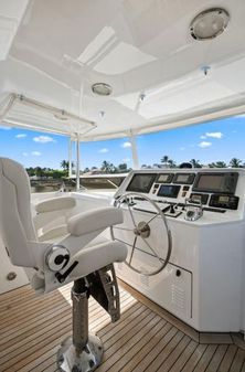 Burger 106 Raised Pilothouse image