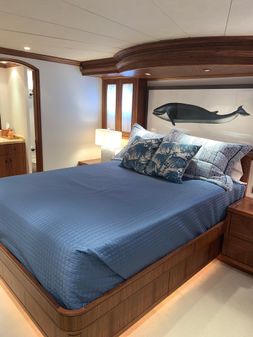 Burger 106 Raised Pilothouse image
