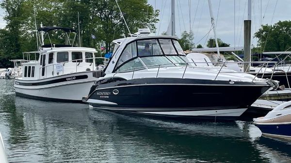 Monterey 335 Sport Yacht