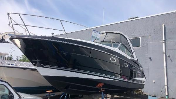 Monterey 335 Sport Yacht 