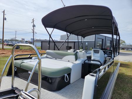 Avalon 2585 LSZ Versatile Rear Bench image