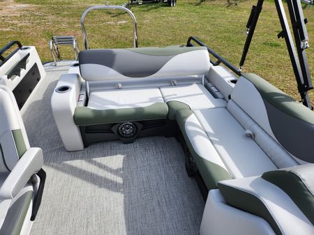 Avalon 2585 LSZ Versatile Rear Bench image