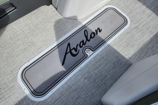 Avalon 2585 LSZ Versatile Rear Bench image
