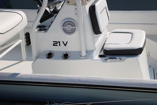 Cape Craft 19 V image