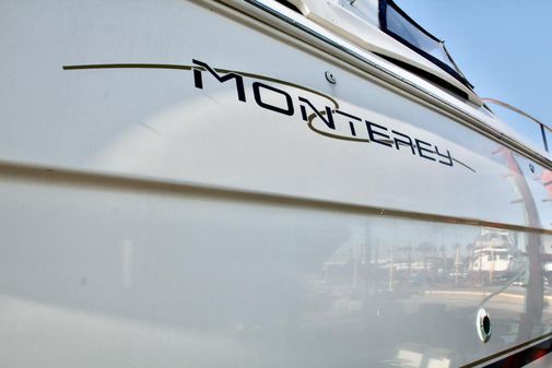 Monterey 322 Cruiser image