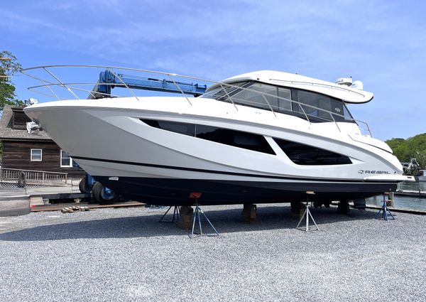 Regal 42 Grande Coupe image