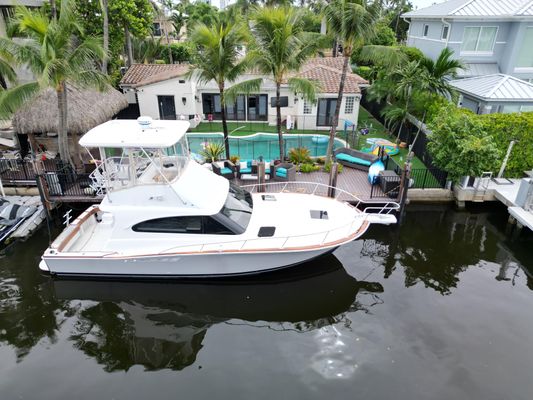 Luhrs 38 Convertible - main image