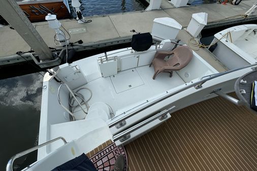 Carver 444-COCKPIT-MOTOR-YACHT image