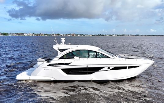 Cruisers Yachts 50 Cantius image