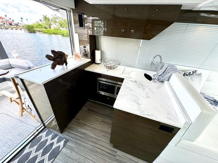 Cruisers Yachts 50 Cantius image