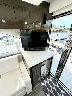 Cruisers Yachts 50 Cantius image