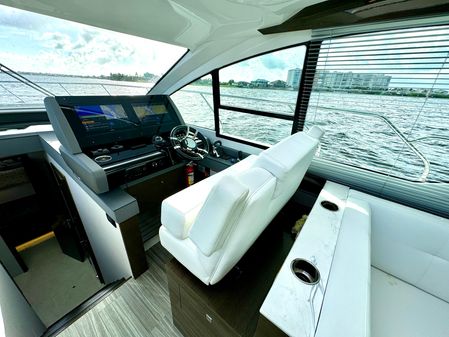 Cruisers Yachts 50 Cantius image