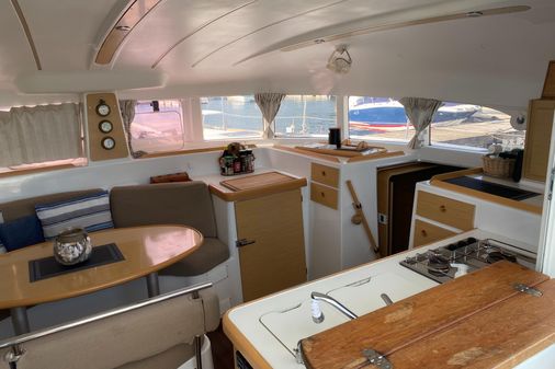 Lagoon 380 image