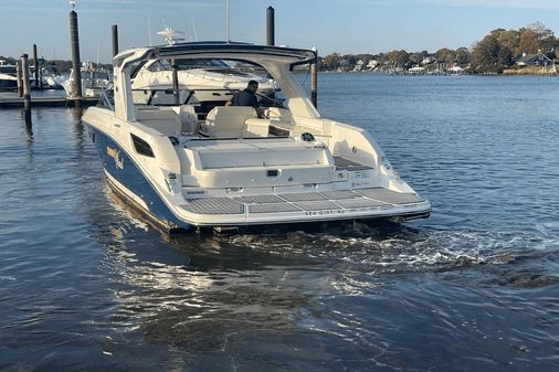 Sea Ray SLX 350 image