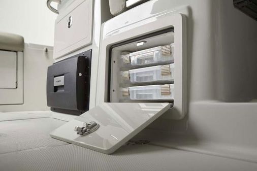 Crownline 260-DC-FINSEEKER image