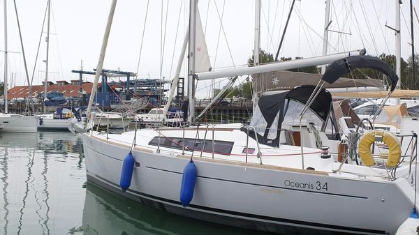 Beneteau Oceanis 34 