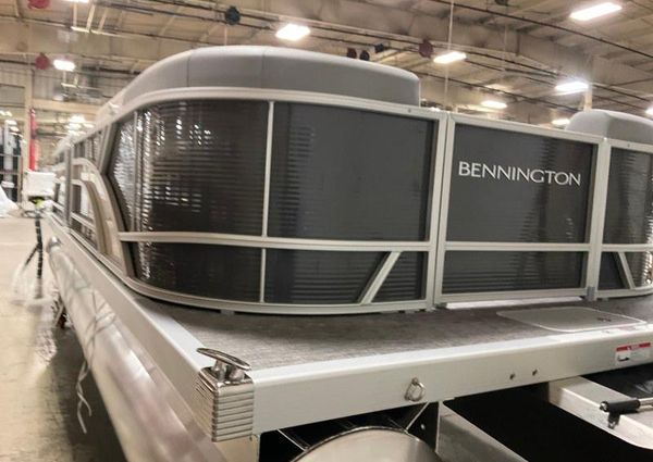 Bennington S-LINE image