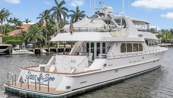 Paragon Cockpit Motoryacht image