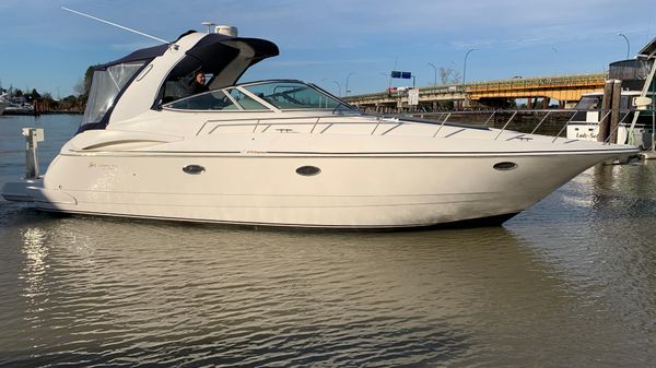 Cruisers Yachts 3772 Express