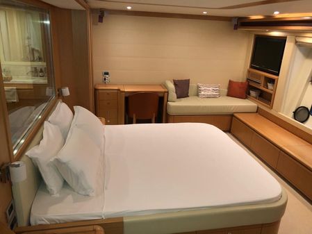 Ferretti Yachts 830 image