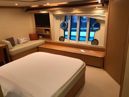 Ferretti Yachts 830 image