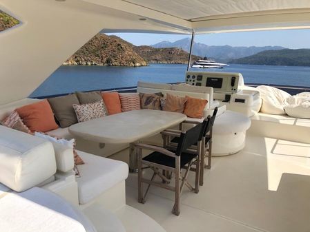 Ferretti Yachts 830 image