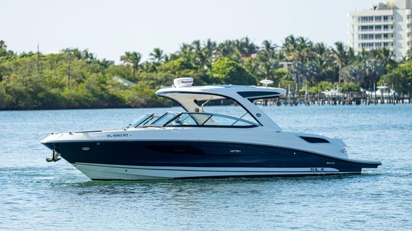 Sea Ray 350 SLX 