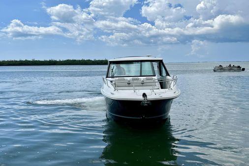 Sea Ray 320 Sundancer Outboard image