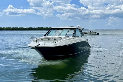 Sea Ray 320 Sundancer Outboard image