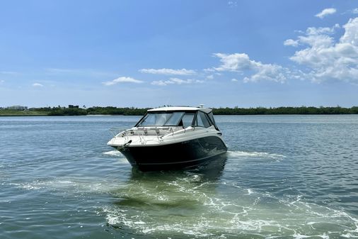 Sea Ray 320 Sundancer Outboard image