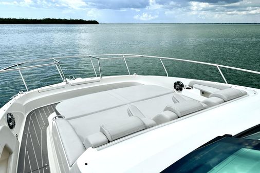 Sea Ray 320 Sundancer Outboard image