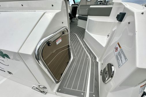 Sea Ray 320 Sundancer Outboard image