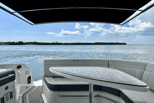 Sea Ray 320 Sundancer Outboard image