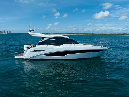 Galeon 425 HTS image