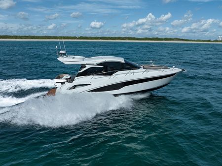 Galeon 425 HTS image