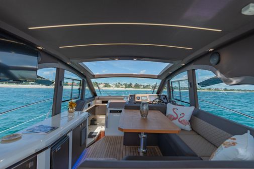 Galeon 425 HTS image