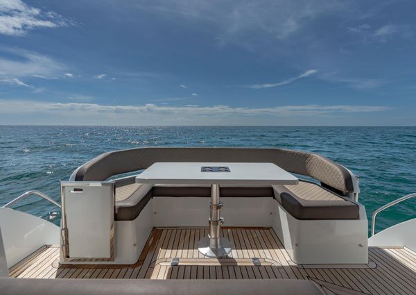 Galeon 425 HTS image