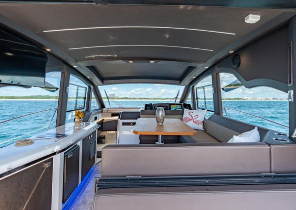 Galeon 425 HTS image